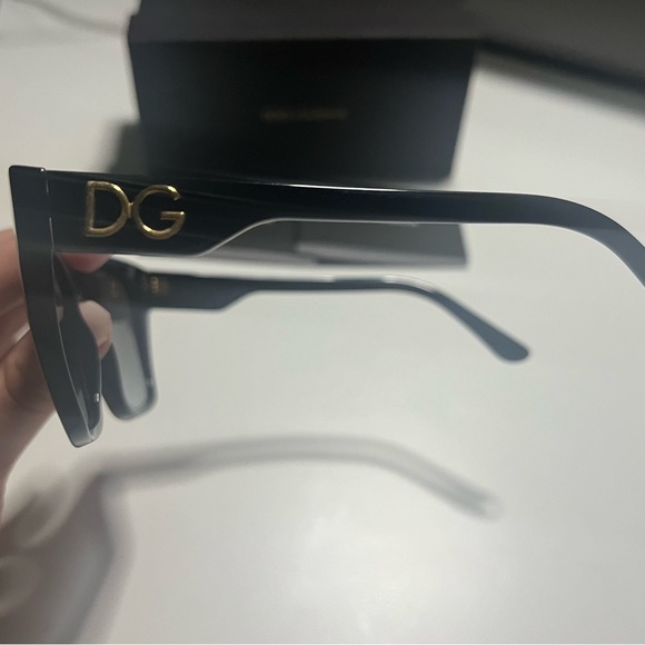 Authentic Dolce&Gabbanna Sunglasses -DG4384 - Picture 9 of 12